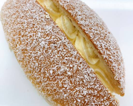 Coconut Cream Bun (椰丝奶油包)